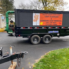 Fast-Efficient-Curbside-Leaf-Removal 0